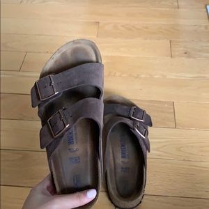 Mocha Birkenstock’s.